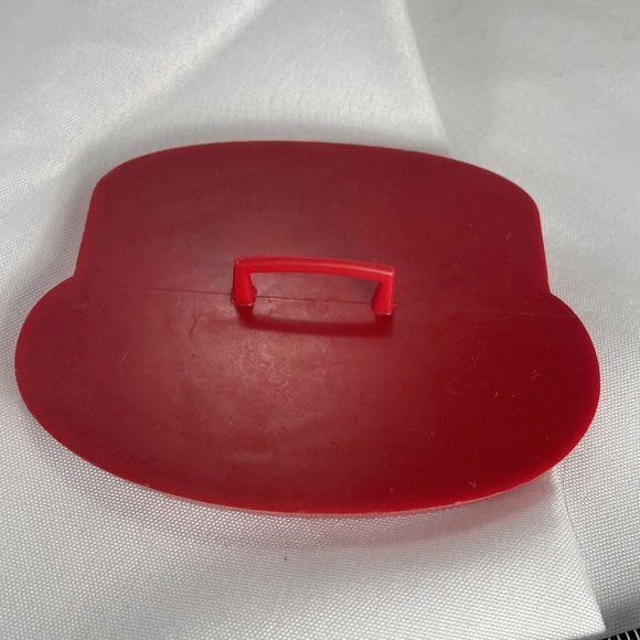 Tupperware Birthday Cake Cookie Cutter Red Plastic Imprint Shape 4 Inch Vintage - Picture 3 of 5